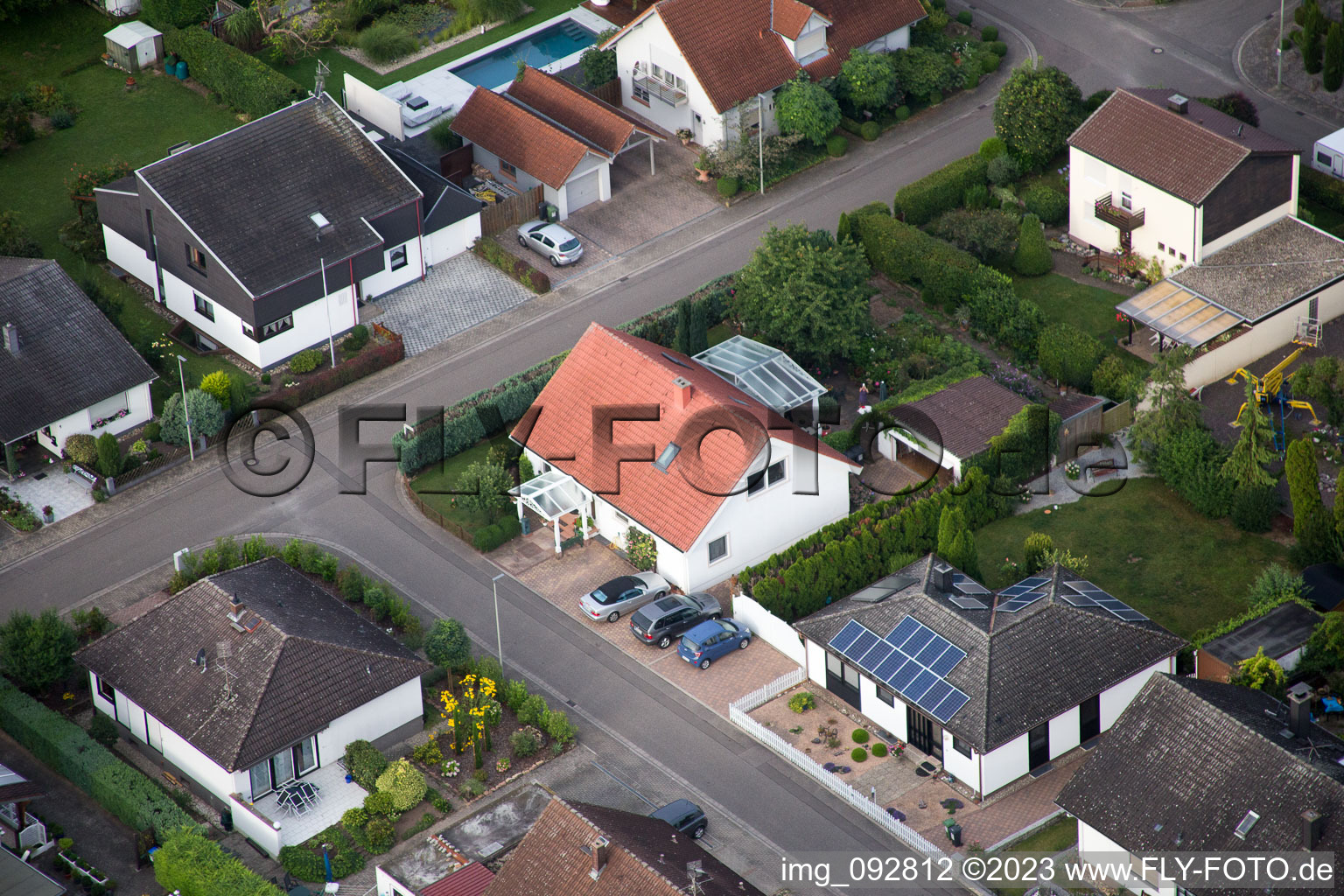 Drohnenbild von Billigheim-Ingenheim, Maxburgstr im Bundesland Rheinland-Pfalz, Deutschland