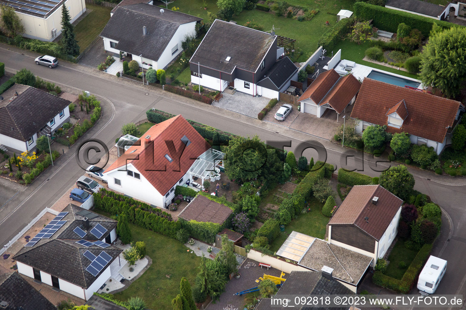Luftaufnahme von Billigheim-Ingenheim, Maxburgstr im Bundesland Rheinland-Pfalz, Deutschland