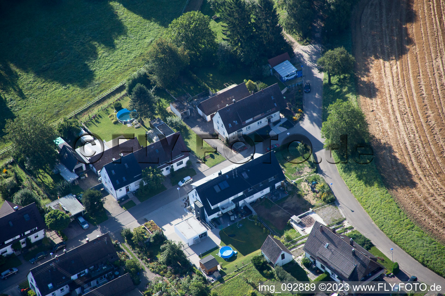 Ortsteil Hohenwettersbach in Karlsruhe im Bundesland Baden-Württemberg, Deutschland von einer Drohne aus