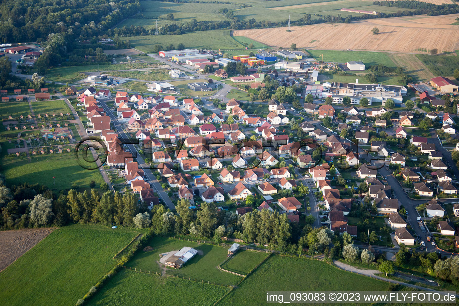 Beinheim im Bundesland Bas-Rhin, Frankreich aus der Luft betrachtet