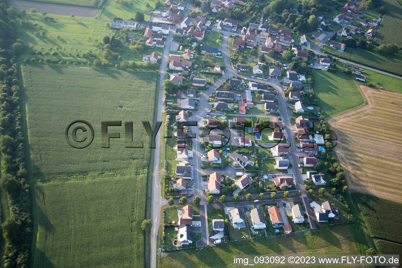 Luftbild von Neuhaeusel im Bundesland Bas-Rhin, Frankreich