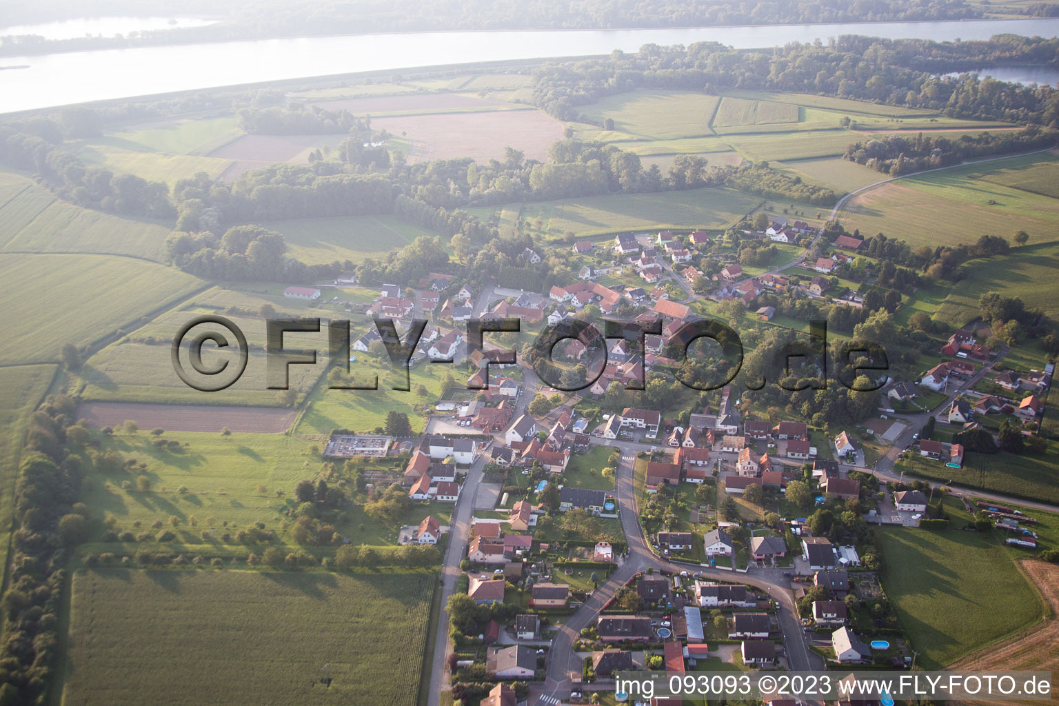 Luftaufnahme von Neuhaeusel im Bundesland Bas-Rhin, Frankreich
