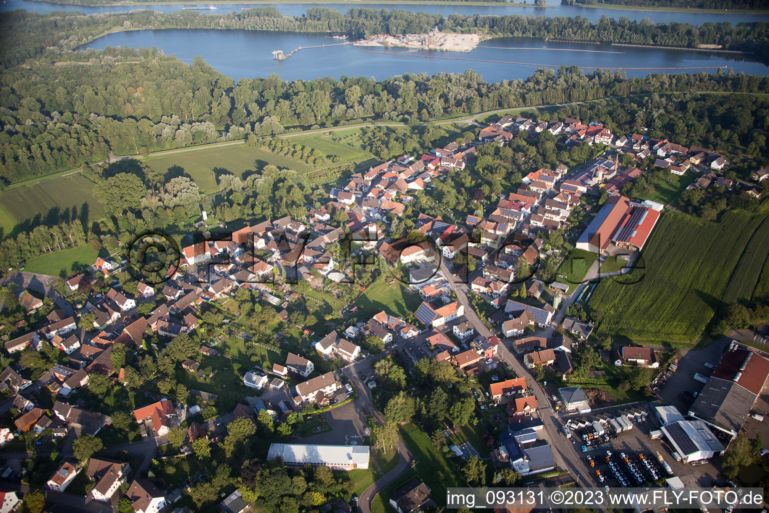 Luftaufnahme von Ortsteil Helmlingen in Rheinau im Bundesland Baden-Württemberg, Deutschland
