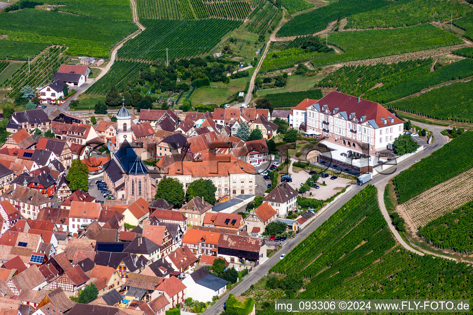 Gebäudekomplex der Hotelanlage Val-Vignes - Hotel Alsace Séminaires et Mariages in Saint-Hippolyte in Grand Est im Bundesland Haut-Rhin, Frankreich