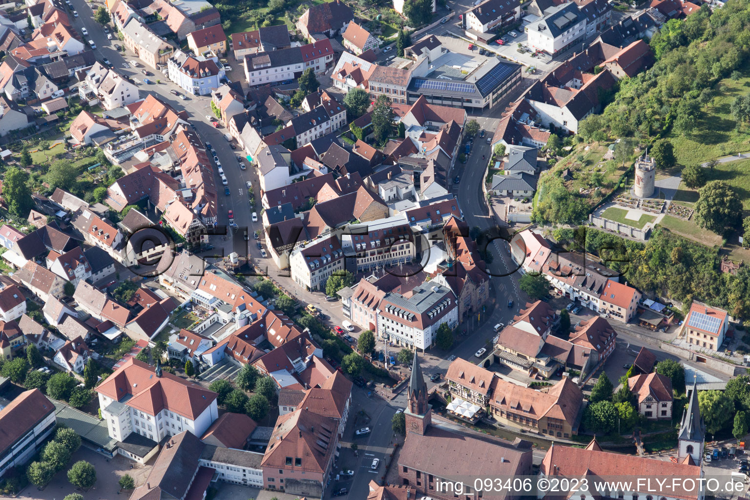 Drohnenbild von Weingarten im Bundesland Baden-Württemberg, Deutschland
