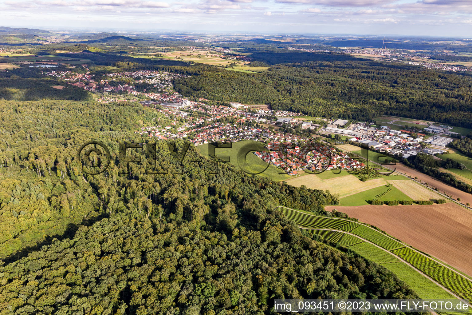 Drohnenaufname von Maulbronn im Bundesland Baden-Württemberg, Deutschland