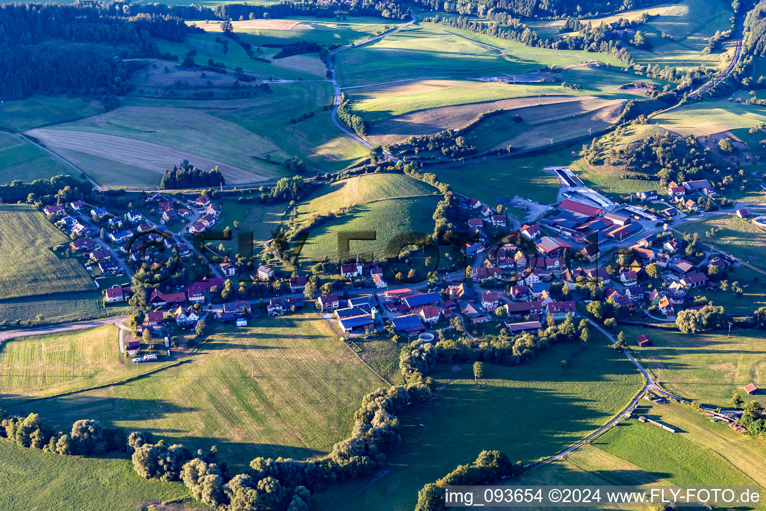 Luftaufnahme von Ortsteil Mittelrot in Fichtenberg im Bundesland Baden-Württemberg, Deutschland