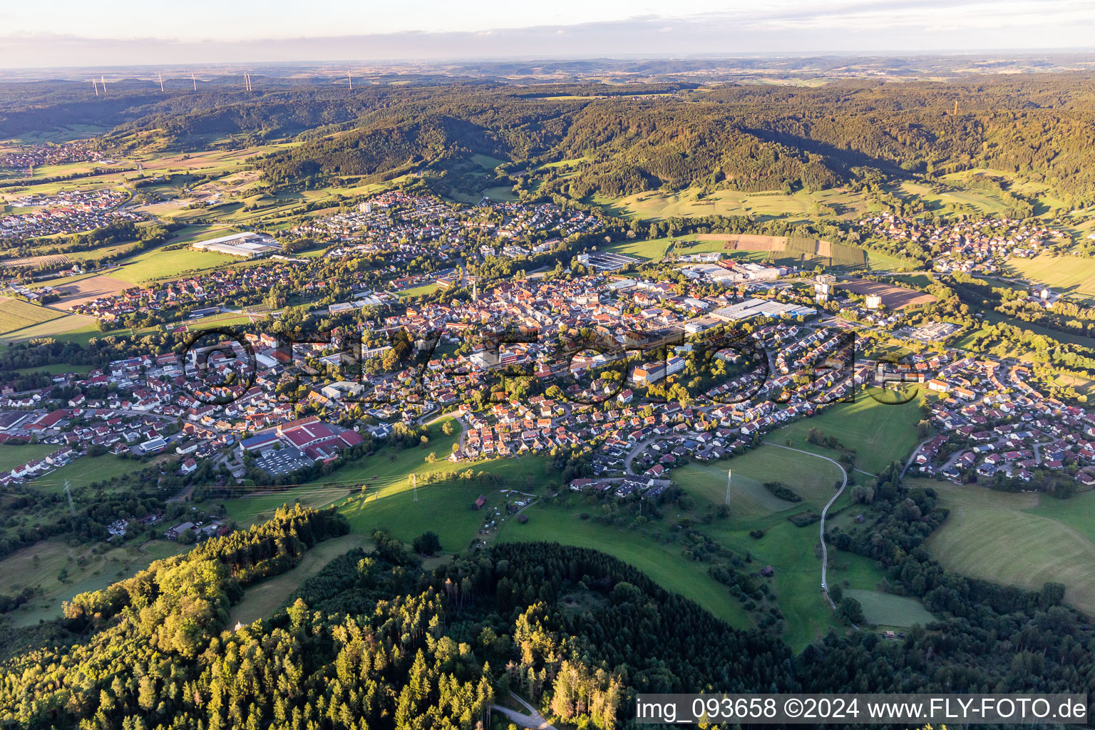 Ortsansicht der Straßen und Häuser der Wohngebiete in Gaildorf im Bundesland Baden-Württemberg, Deutschland