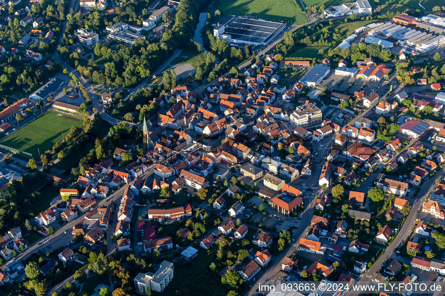 Luftaufnahme von Ortsansicht der Straßen und Häuser der Wohngebiete in Gaildorf im Bundesland Baden-Württemberg, Deutschland