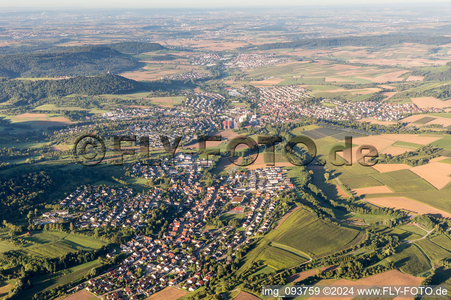 Luftbild von Ortsansicht der Straßen und Häuser der Wohngebiete in Oberstenfeld im Bundesland Baden-Württemberg, Deutschland