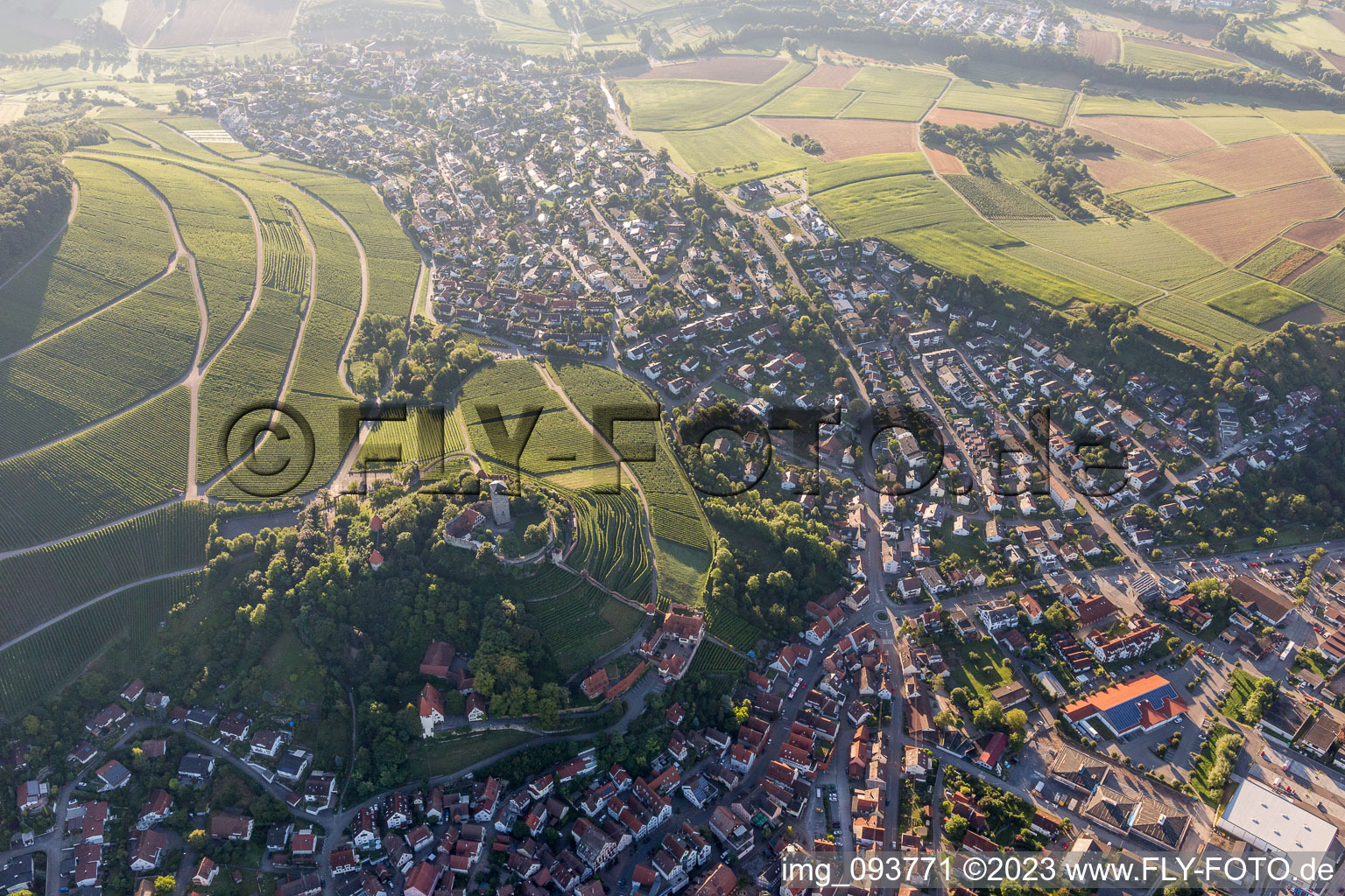 Beilstein im Bundesland Baden-Württemberg, Deutschland aus der Drohnenperspektive