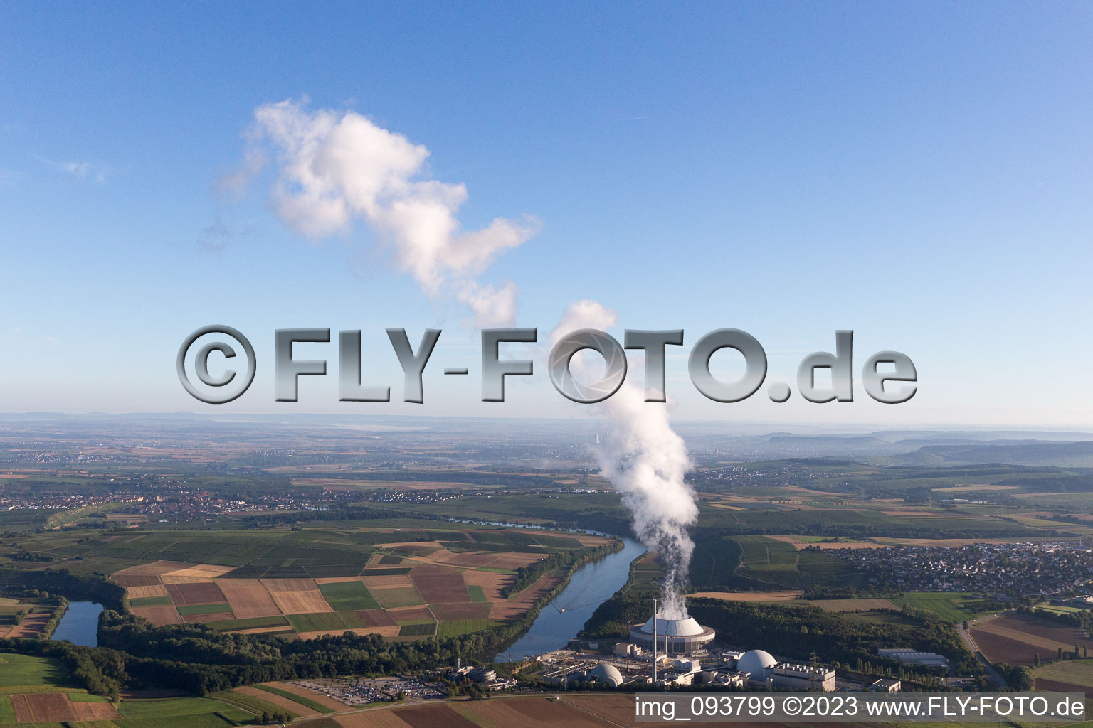 Luftaufnahme von Neckarwestheim, KKW im Bundesland Baden-Württemberg, Deutschland