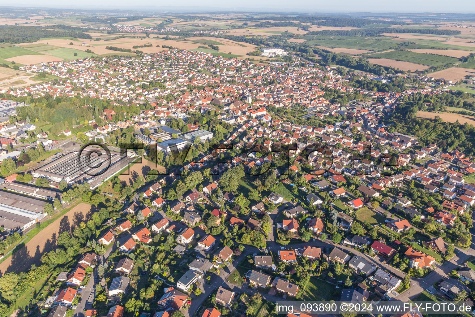 Dorf - Ansicht in Sulzfeld im Bundesland Baden-Württemberg, Deutschland