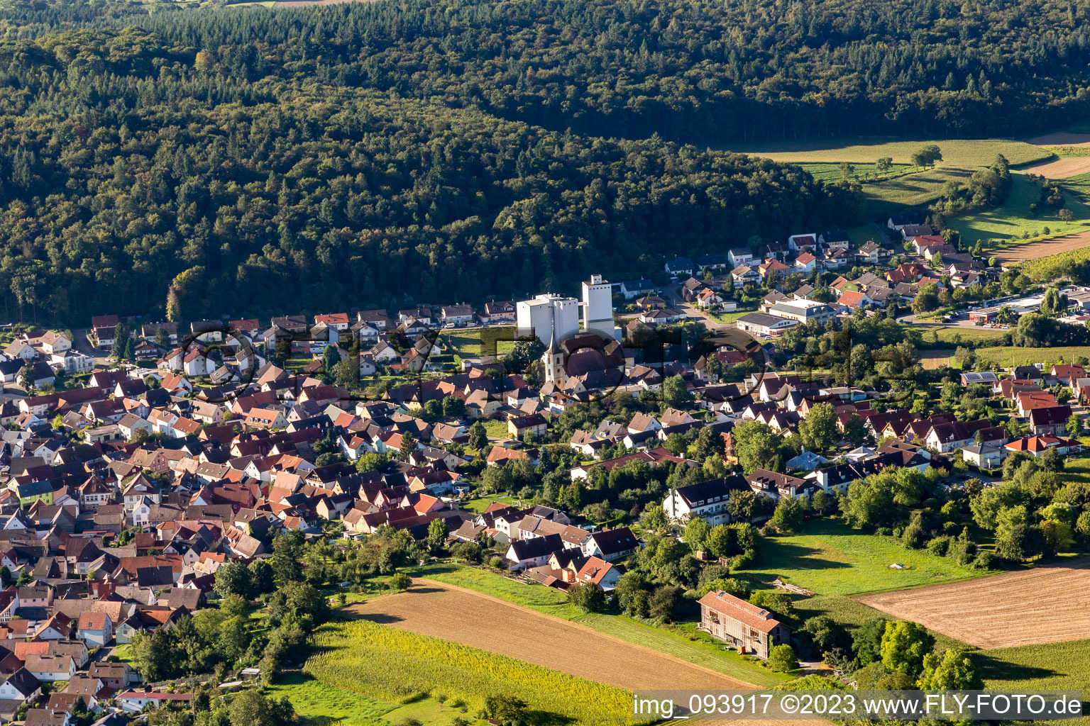 Luftbild von Ortsteil Neibsheim in Bretten im Bundesland Baden-Württemberg, Deutschland