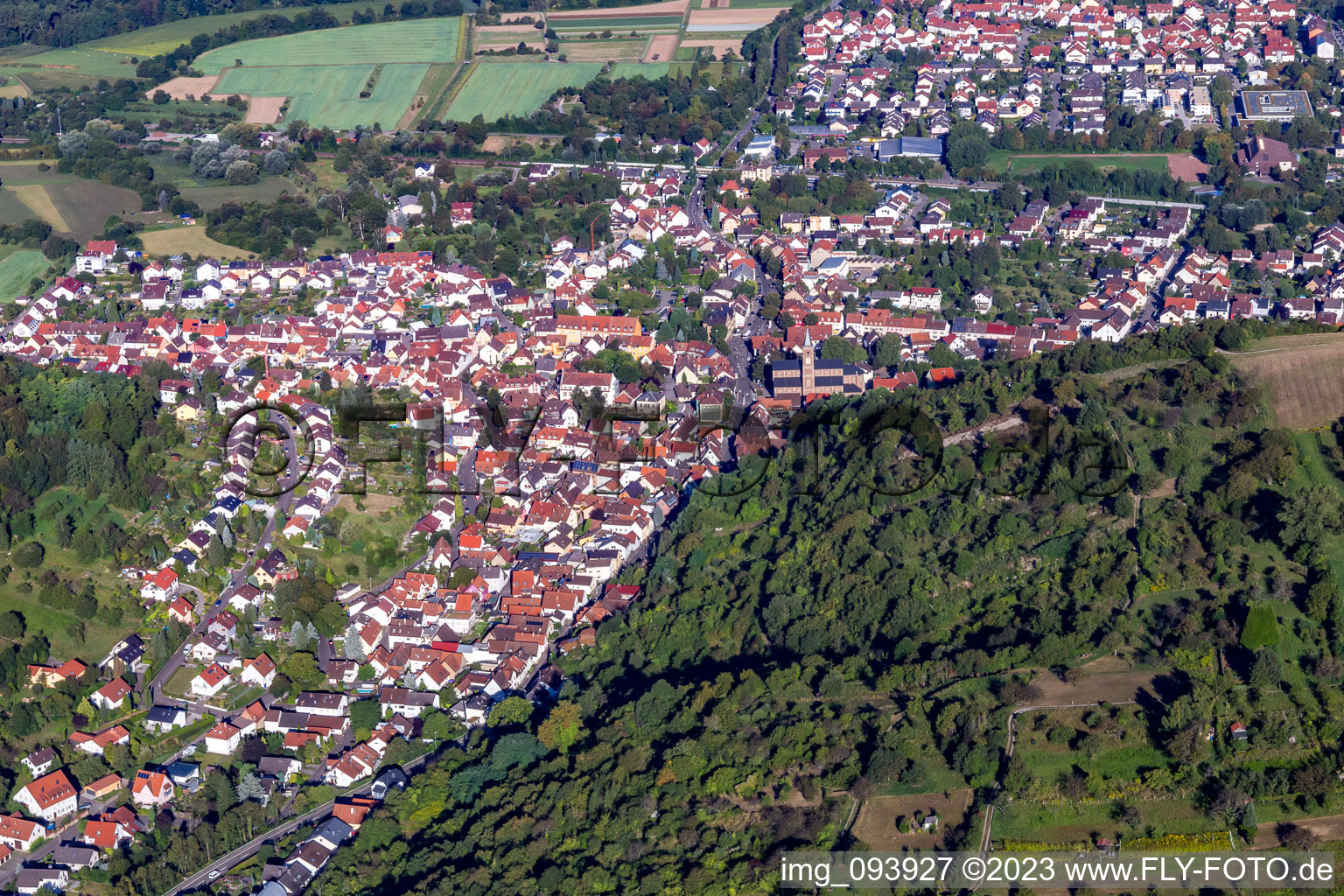 Ortsteil Obergrombach in Bruchsal im Bundesland Baden-Württemberg, Deutschland von oben gesehen