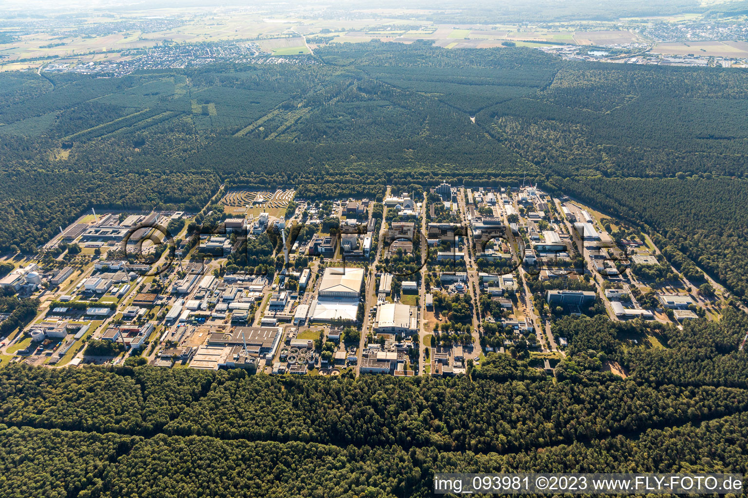 Ortsteil Leopoldshafen in Eggenstein-Leopoldshafen im Bundesland Baden-Württemberg, Deutschland von einer Drohne aus