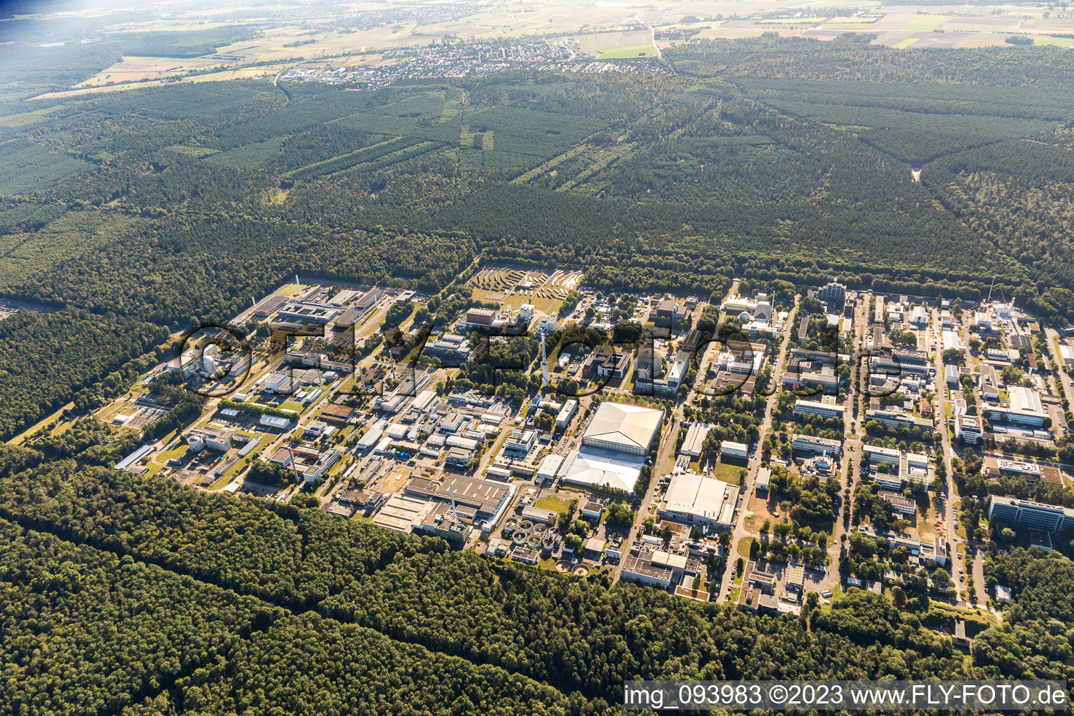 Luftbild von Ortsteil Leopoldshafen in Eggenstein-Leopoldshafen im Bundesland Baden-Württemberg, Deutschland