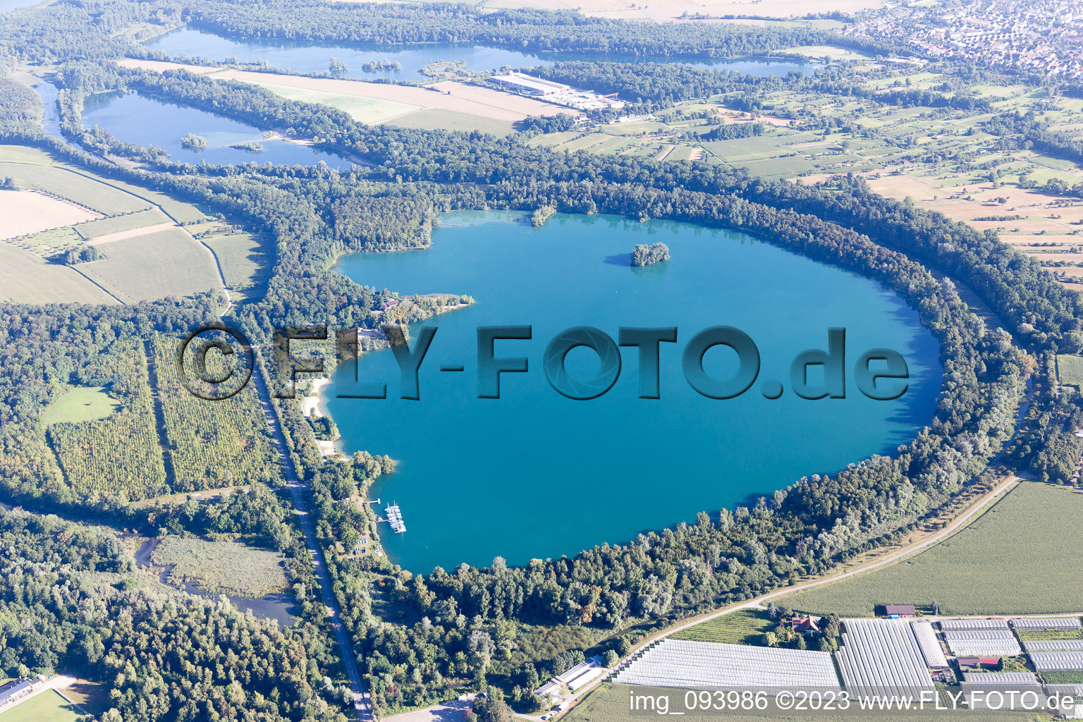 Luftaufnahme von Ortsteil Leopoldshafen in Eggenstein-Leopoldshafen im Bundesland Baden-Württemberg, Deutschland
