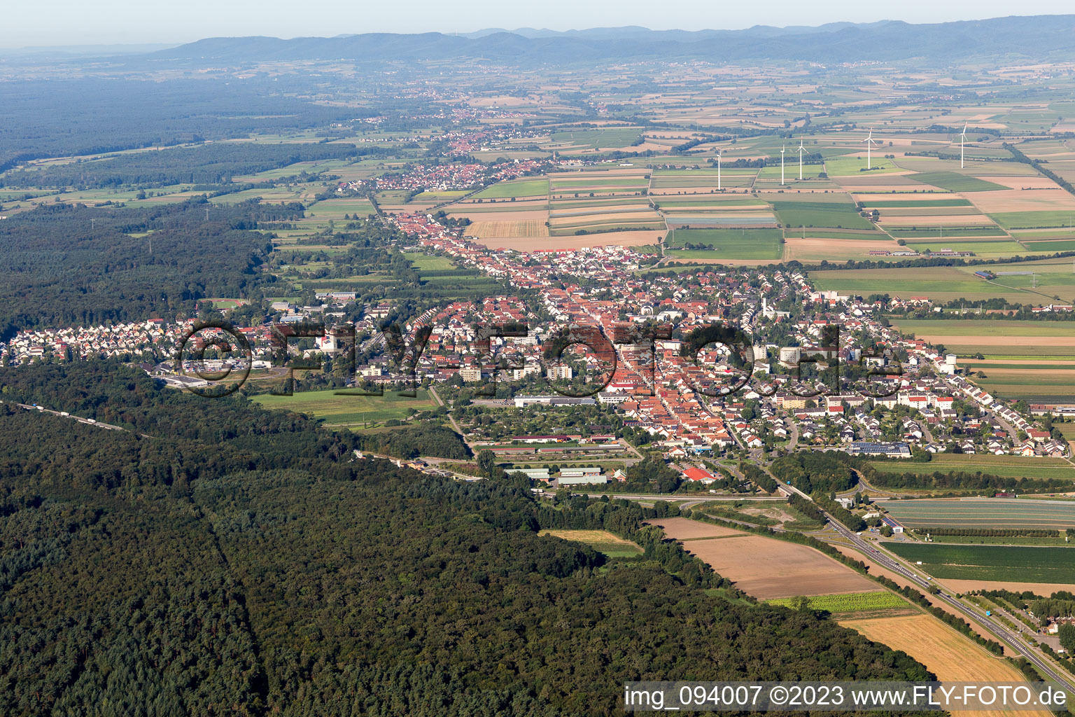 Kandel von Osten im Bundesland Rheinland-Pfalz, Deutschland