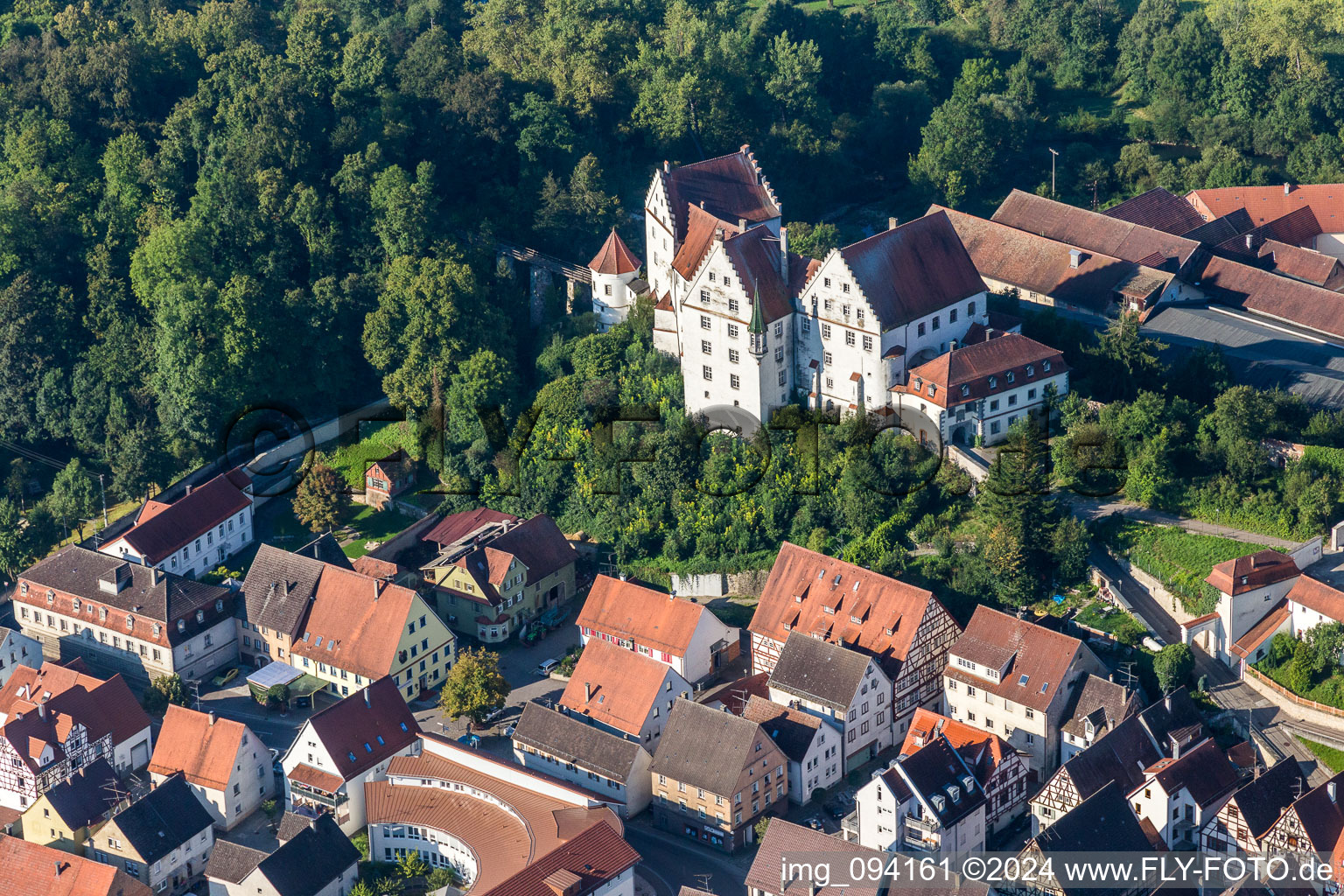 Luftaufnahme von Schloß Scheer in Scheer im Bundesland Baden-Württemberg, Deutschland