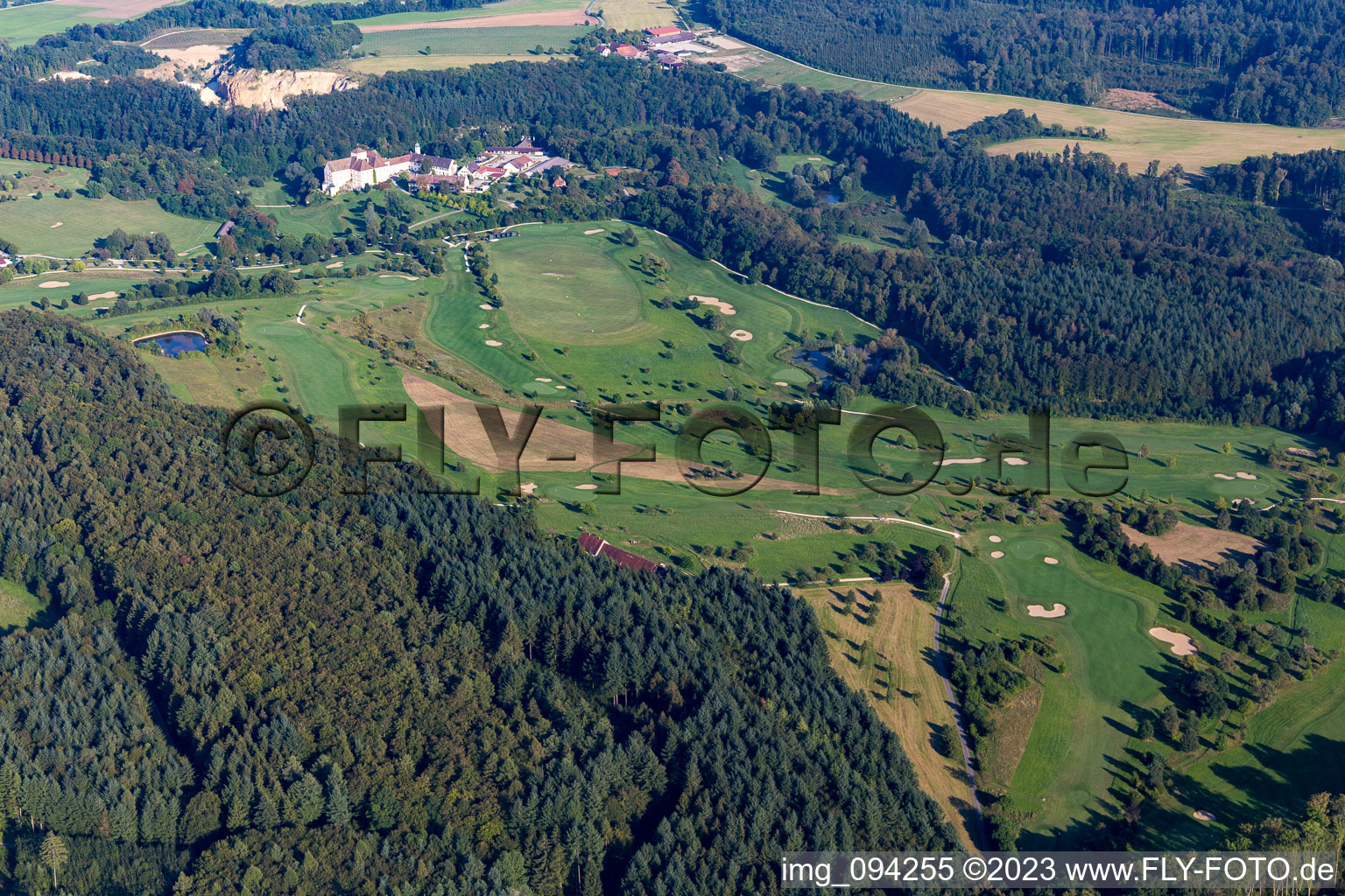 Luftaufnahme von Orsingen-Nenzingen, Schloss Langenstein, Golfplatz Der Country Club im Bundesland Baden-Württemberg, Deutschland