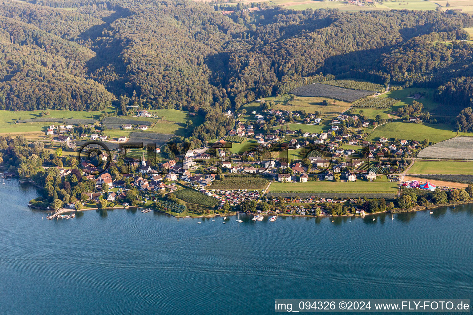 Dorfkern an den See- Uferbereichen des Bodensee in Mammern im Kanton Thurgau, Schweiz