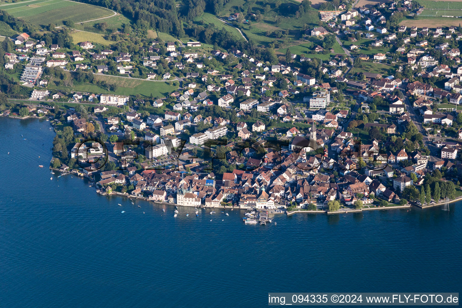 Luftbild von Ortskern am Uferbereich des Bodensee in Steckborn im Kanton Thurgau, Schweiz