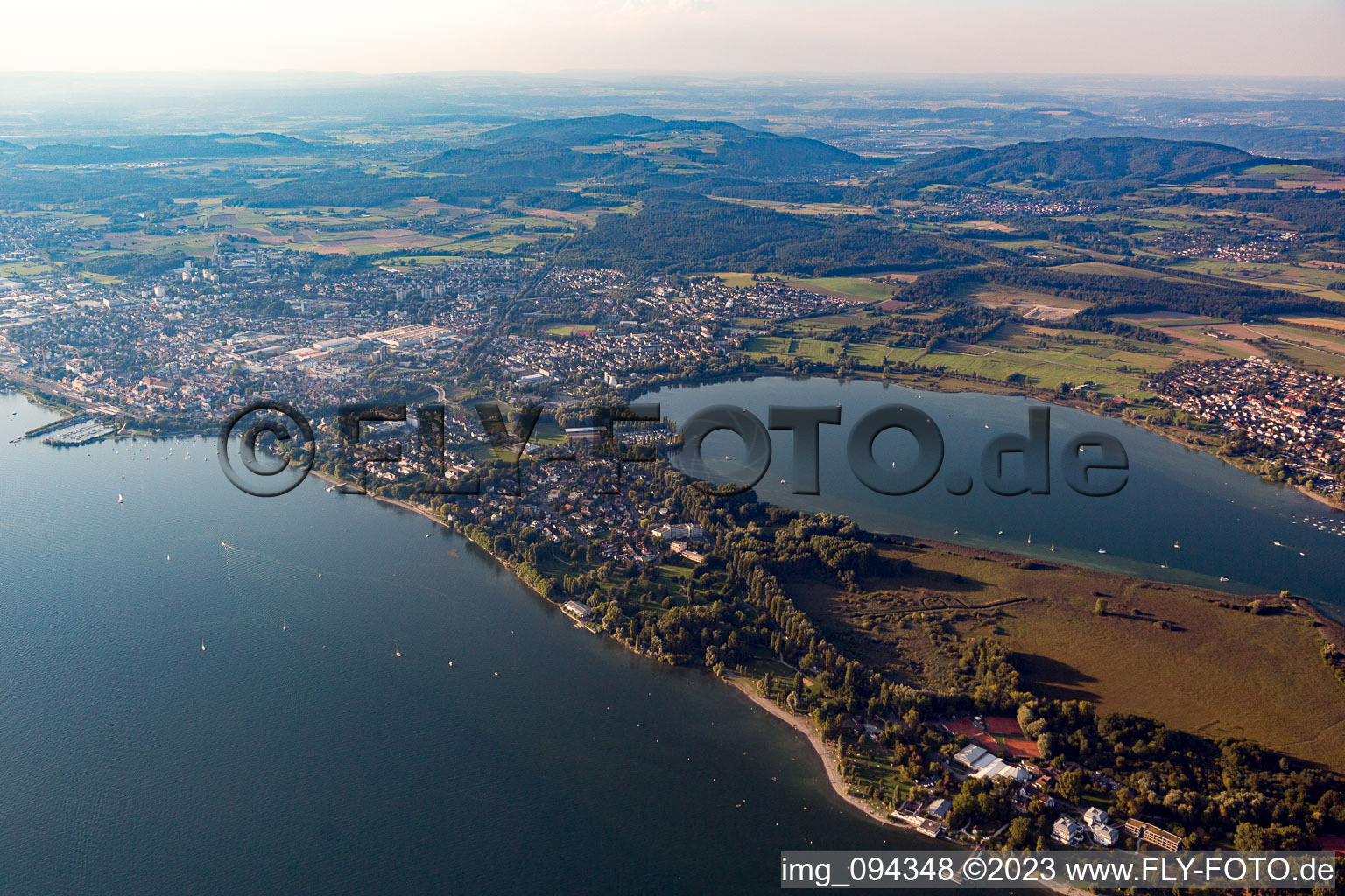 Luftbild von Radolfzell, Halbinsel Mettnau in Radolfzell am Bodensee im Bundesland Baden-Württemberg, Deutschland