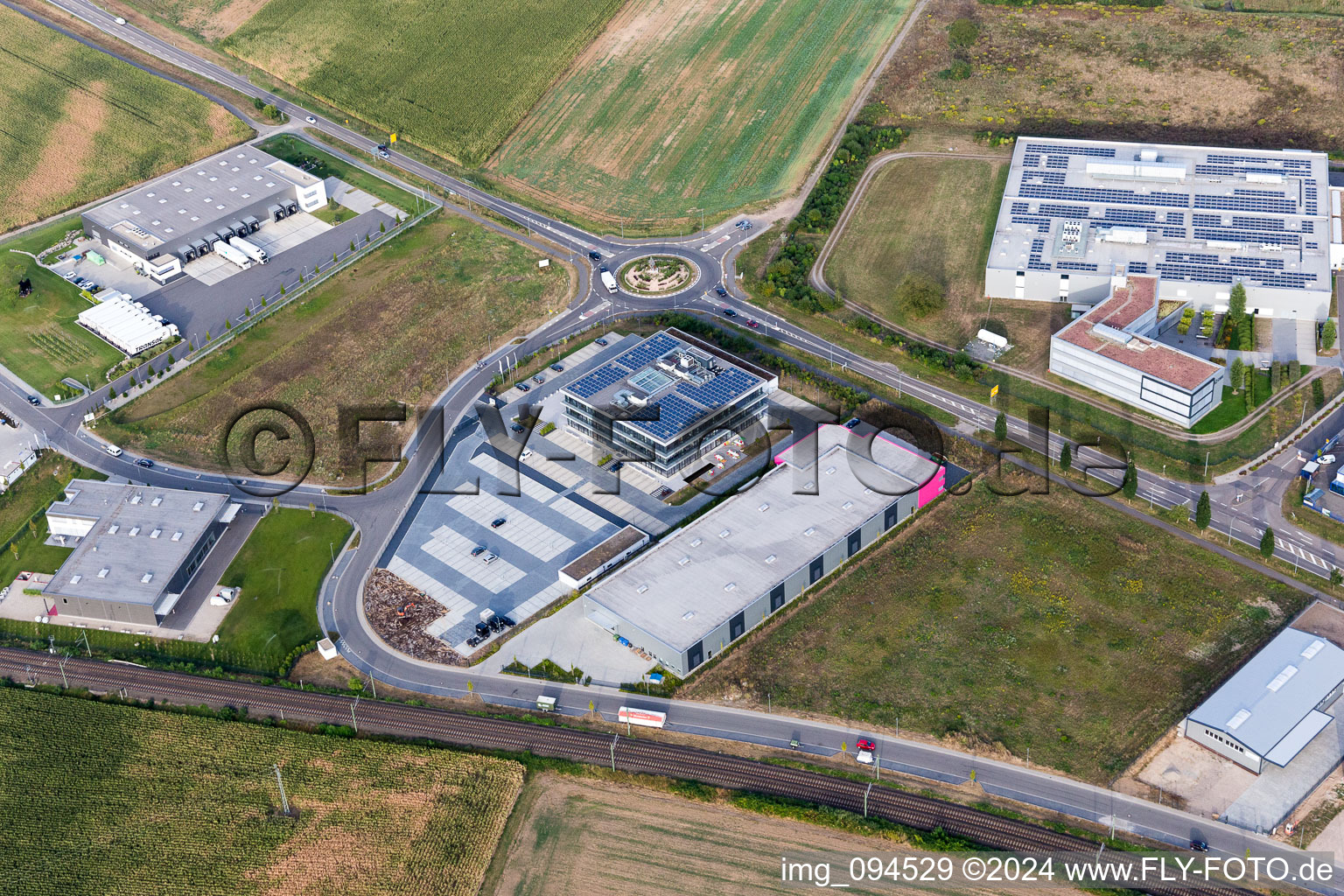 Industrie- und Gewerbegebiet Nord mit ITK Engineering GmbH in Rülzheim im Bundesland Rheinland-Pfalz, Deutschland