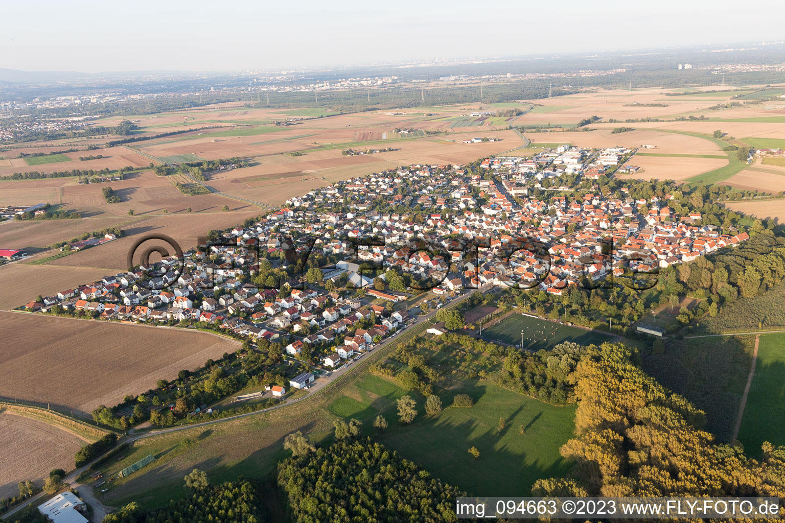 Astheim im Bundesland Hessen, Deutschland von oben gesehen