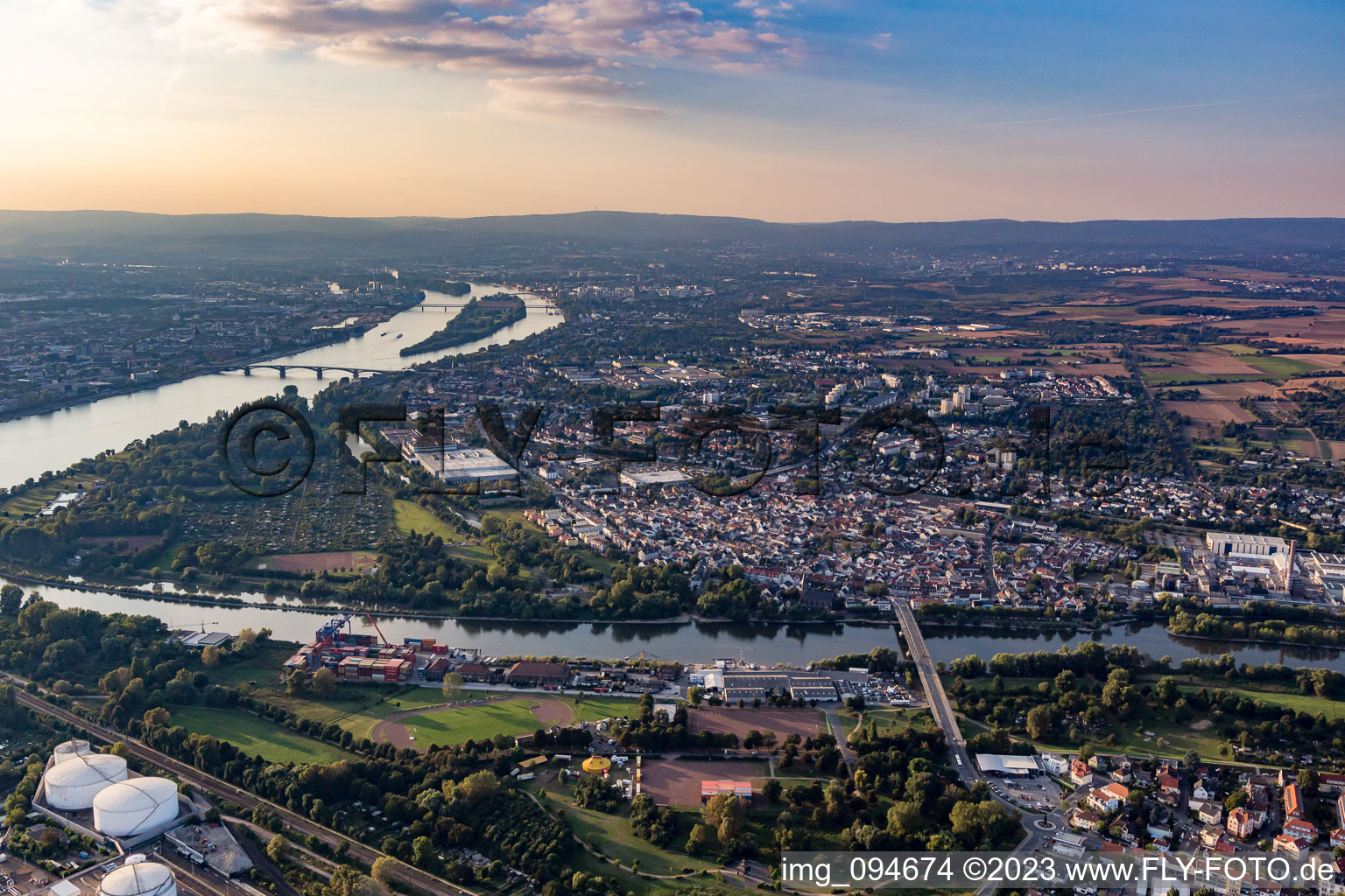 Luftbild von Mainz-Kostheim im Bundesland Rheinland-Pfalz, Deutschland