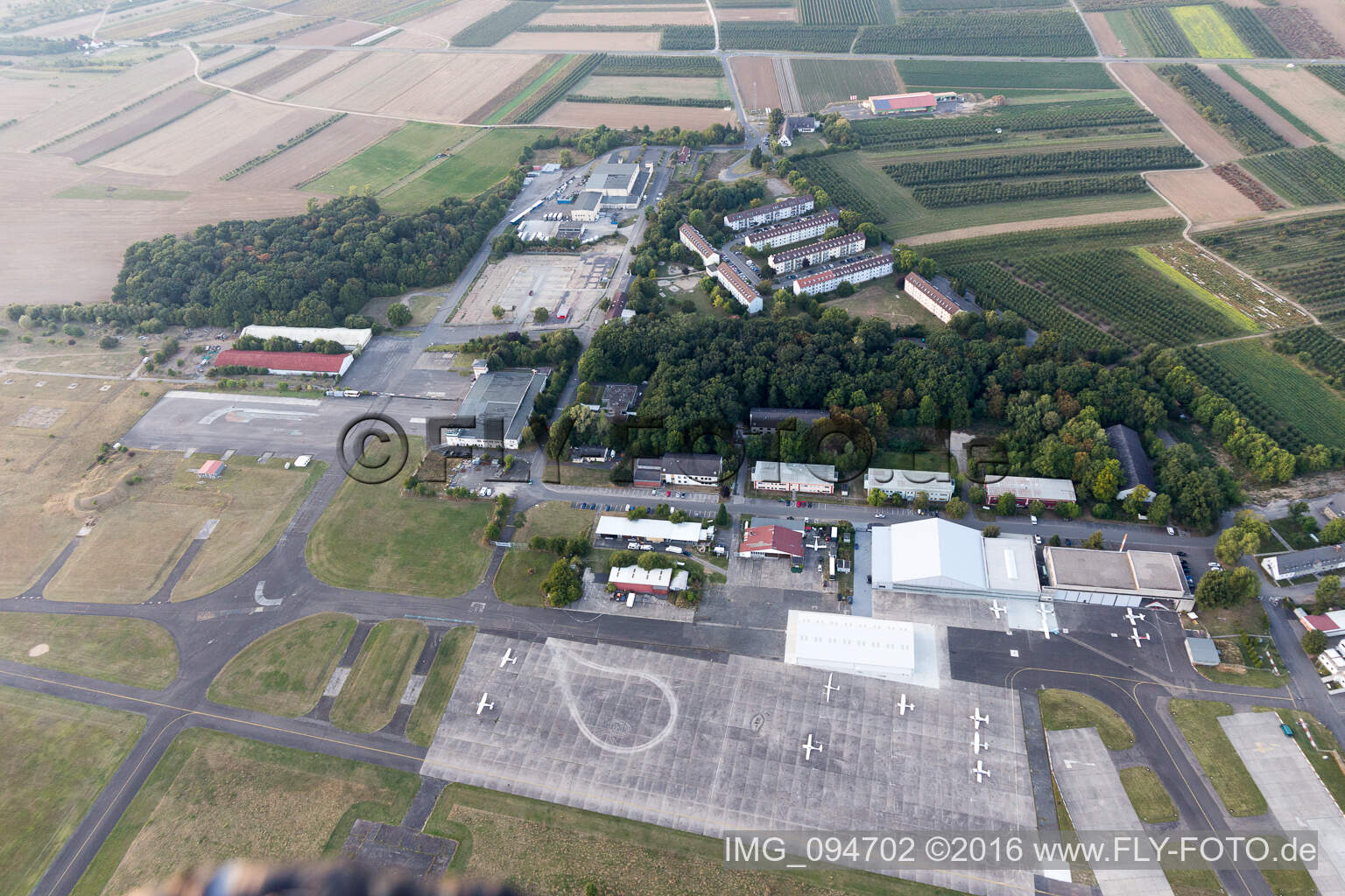 Luftaufnahme von Mainz-Finten, Flugplatz im Bundesland Rheinland-Pfalz, Deutschland