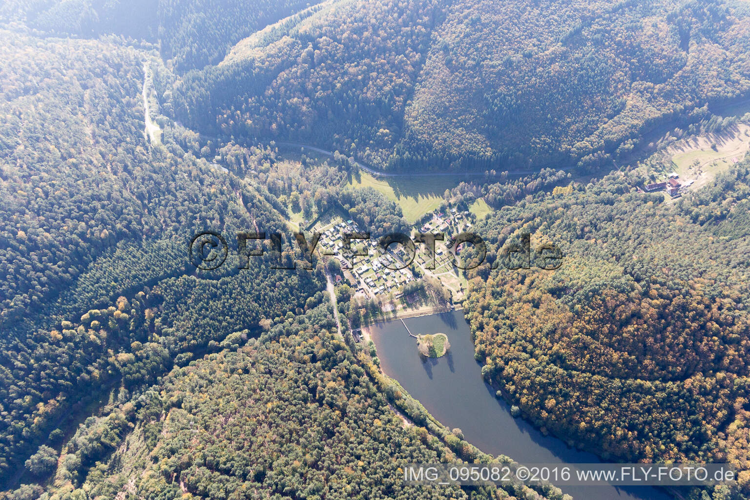 Luftbild von Lembach, Camping de Fleckenstein im Bundesland Bas-Rhin, Frankreich
