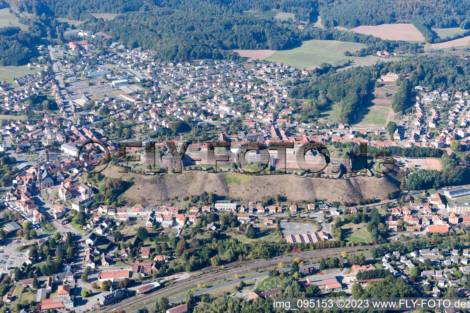 Bitche im Bundesland Moselle, Frankreich aus der Luft