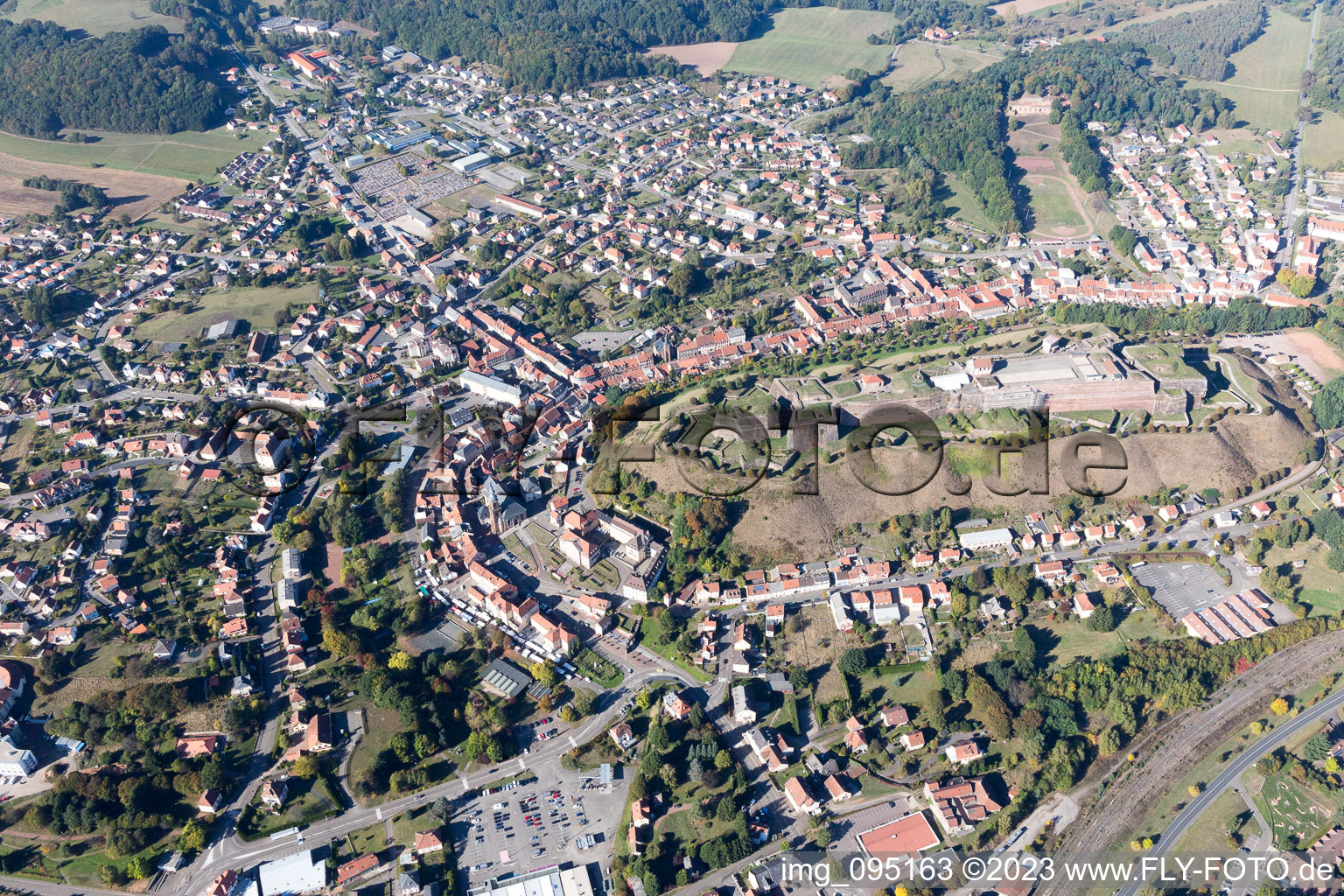Luftbild von Bitche im Bundesland Moselle, Frankreich