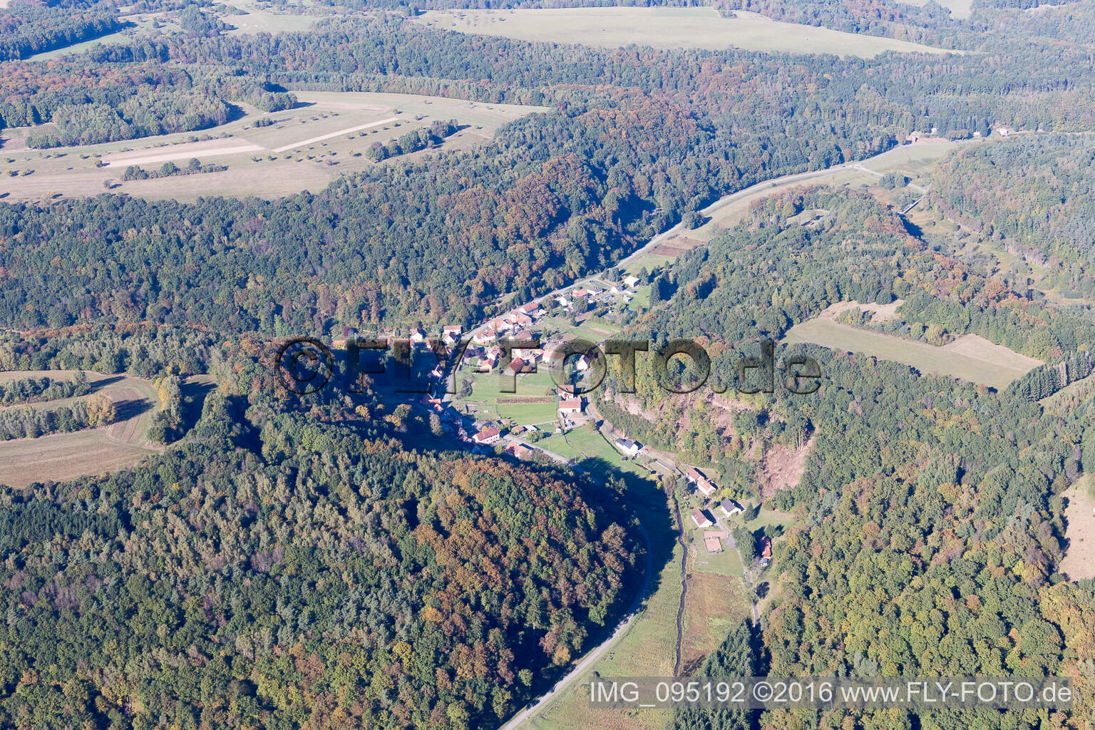 Luftaufnahme von Bousseviller im Bundesland Moselle, Frankreich