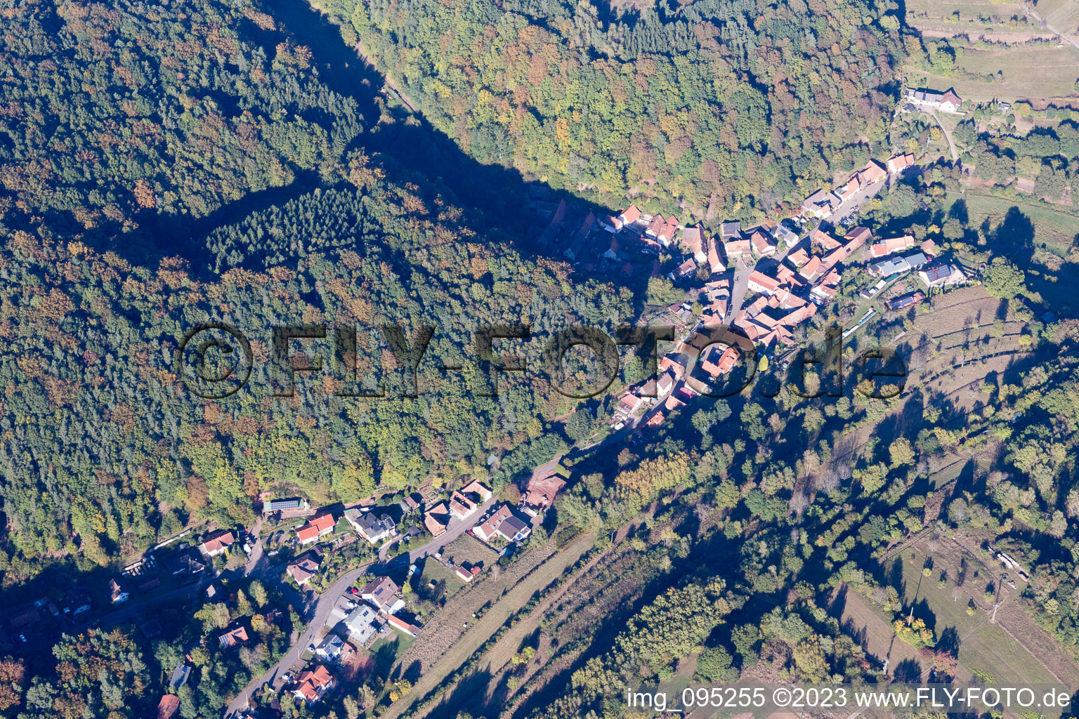 Drohnenbild von Oberschlettenbach im Bundesland Rheinland-Pfalz, Deutschland