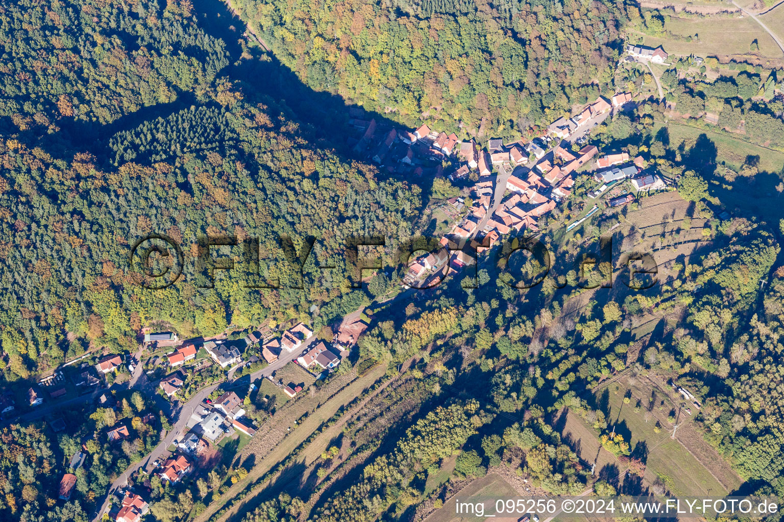 Dorf - Ansicht in Oberschlettenbach im Bundesland Rheinland-Pfalz, Deutschland