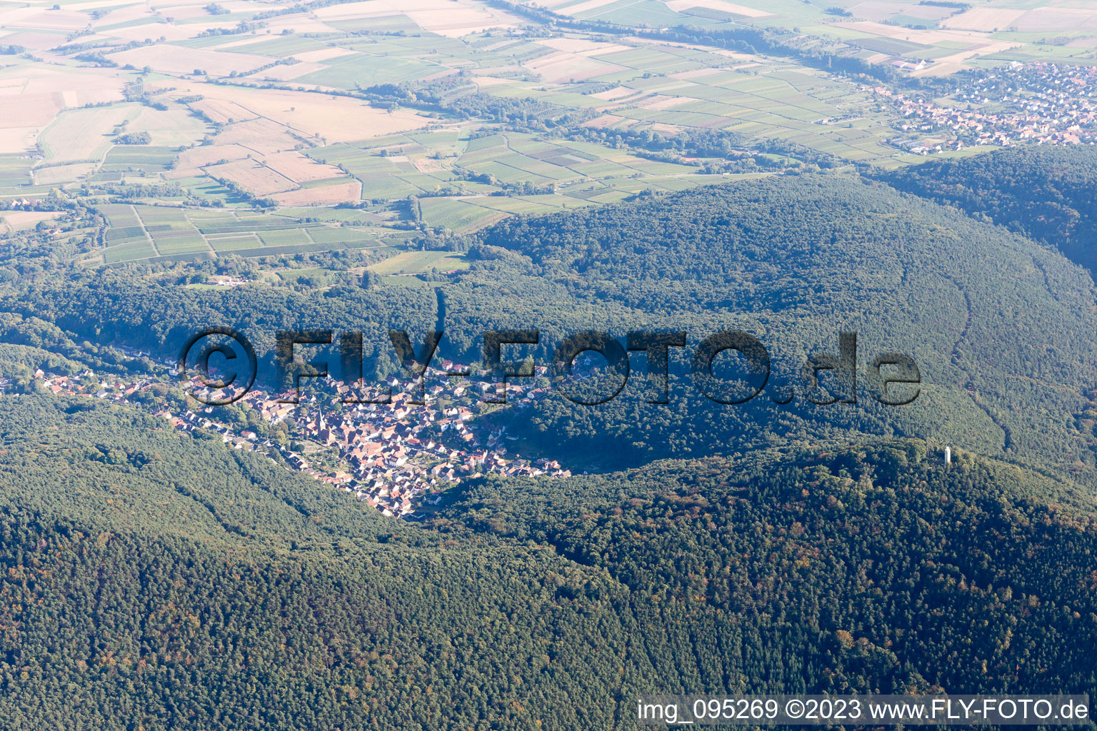 Luftaufnahme von Dörrenbach im Bundesland Rheinland-Pfalz, Deutschland