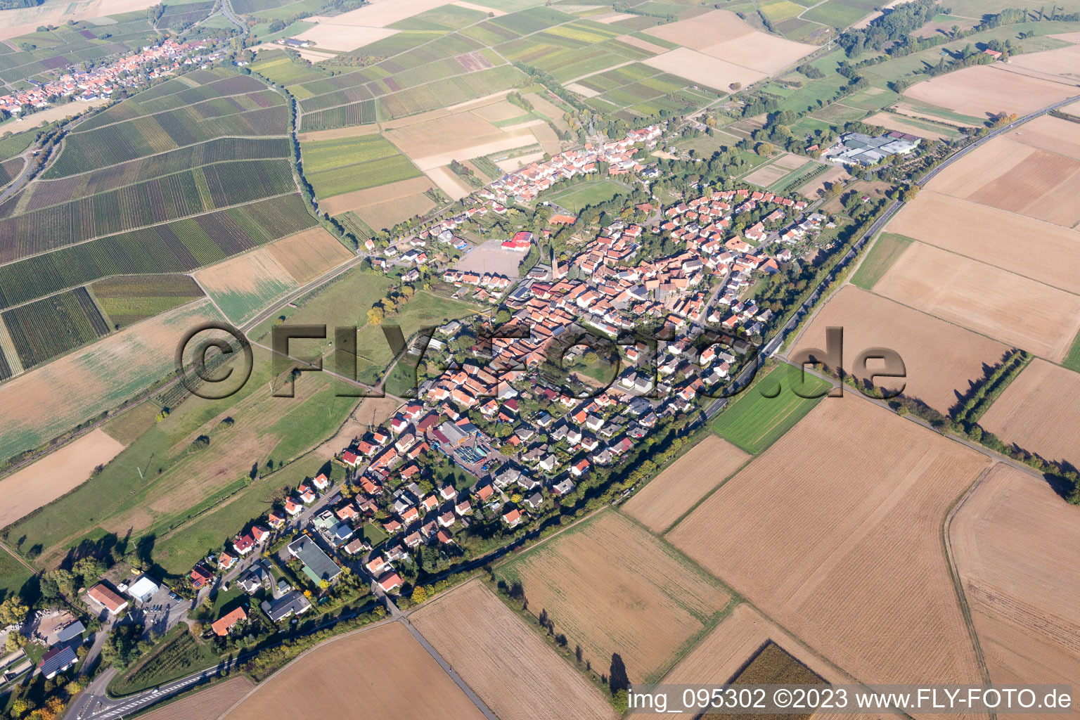 Ortsteil Kapellen in Kapellen-Drusweiler im Bundesland Rheinland-Pfalz, Deutschland von oben gesehen