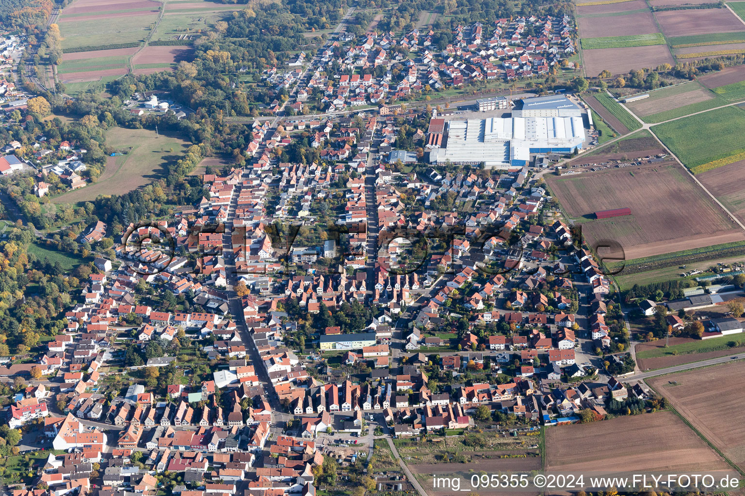 Luftaufnahme von Bellheim im Bundesland Rheinland-Pfalz, Deutschland