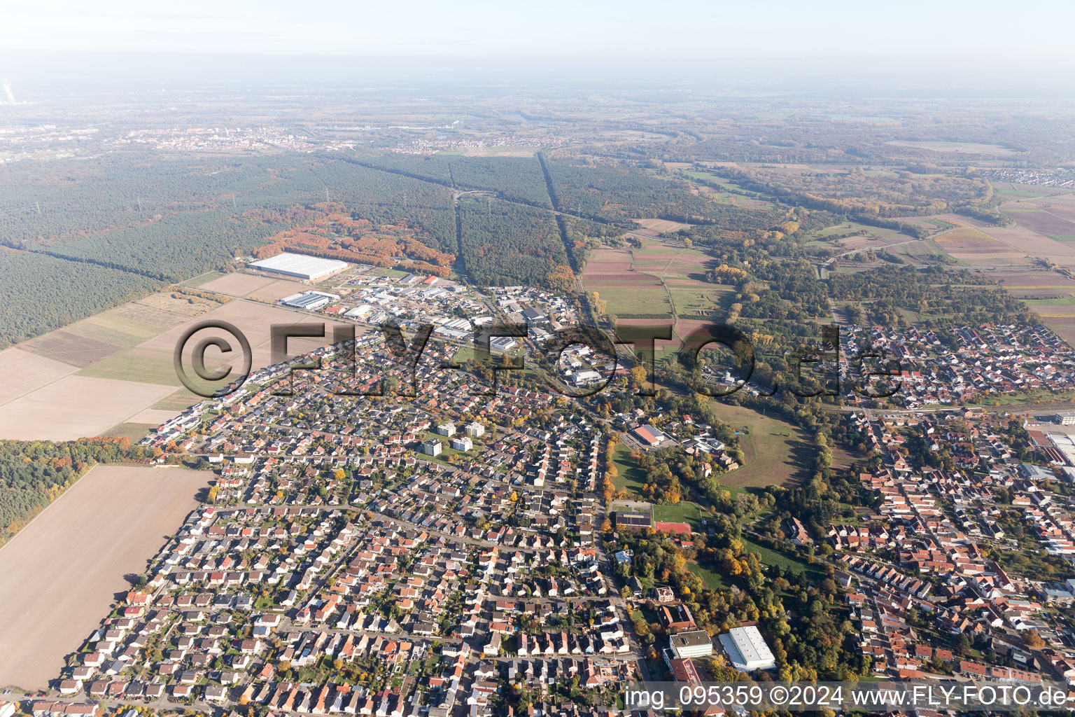 Bellheim im Bundesland Rheinland-Pfalz, Deutschland von oben gesehen