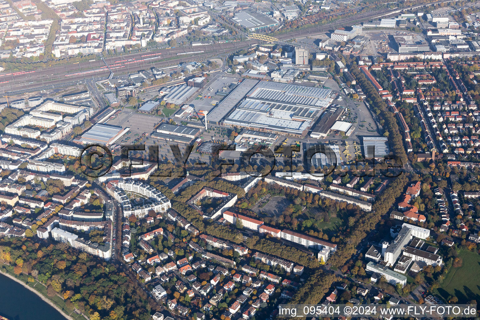 Luftbild von Ortsteil Lindenhof in Mannheim im Bundesland Baden-Württemberg, Deutschland