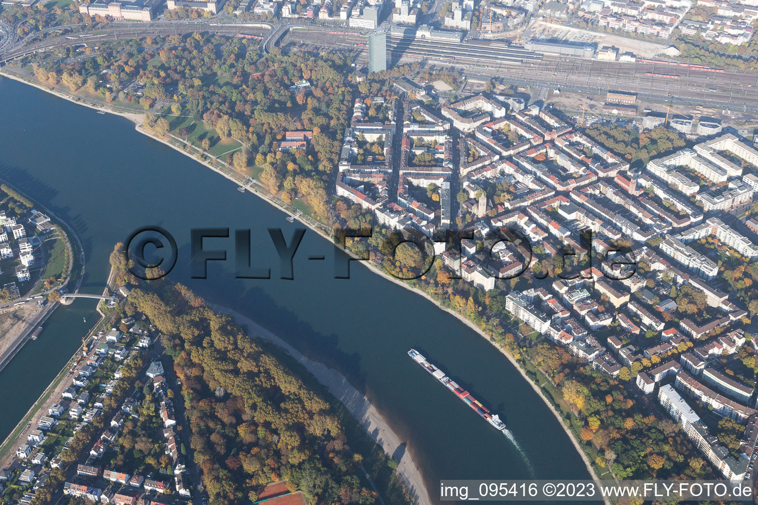 Luftbild von Stephanienufer im Ortsteil Lindenhof in Mannheim im Bundesland Baden-Württemberg, Deutschland