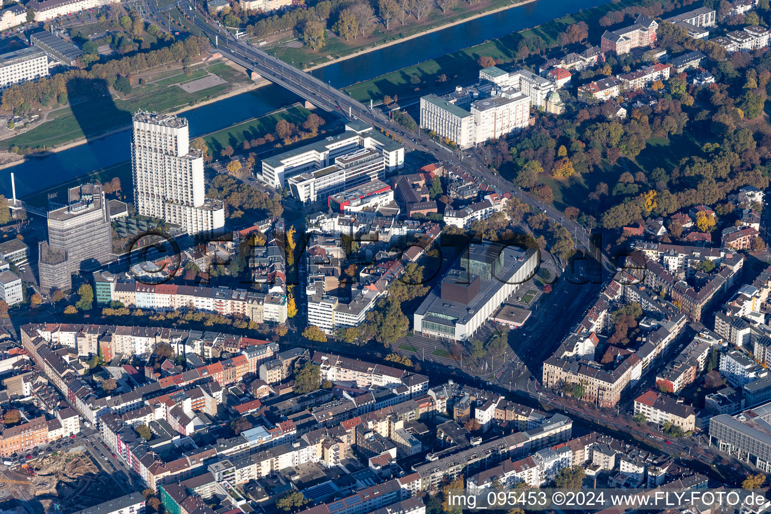 Nationaltheater im Ortsteil Oststadt in Mannheim im Bundesland Baden-Württemberg, Deutschland