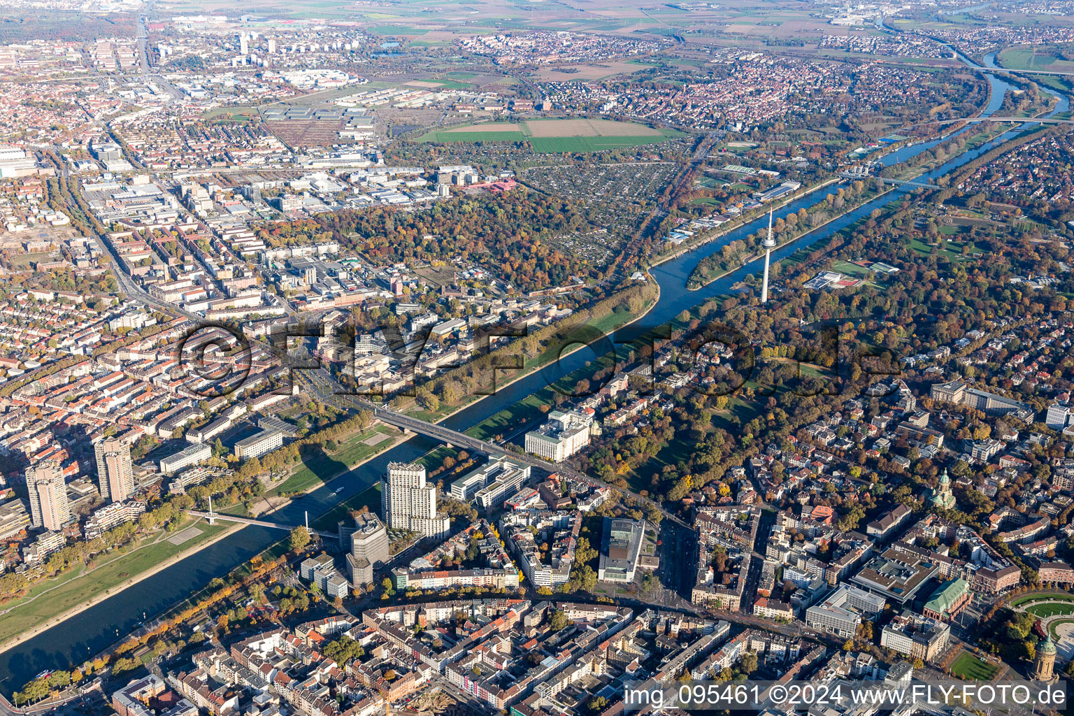 Neckarbrücken im Ortsteil Oststadt in Mannheim im Bundesland Baden-Württemberg, Deutschland