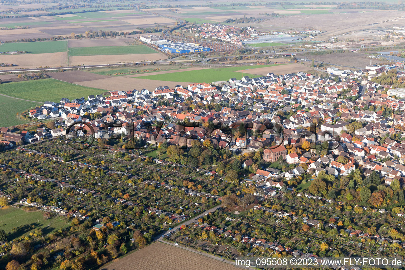 Ortsteil Sandhofen in Mannheim im Bundesland Baden-Württemberg, Deutschland von oben