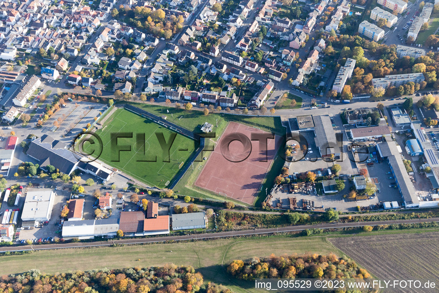 Drohnenbild von Ortsteil Oppau in Ludwigshafen am Rhein im Bundesland Rheinland-Pfalz, Deutschland