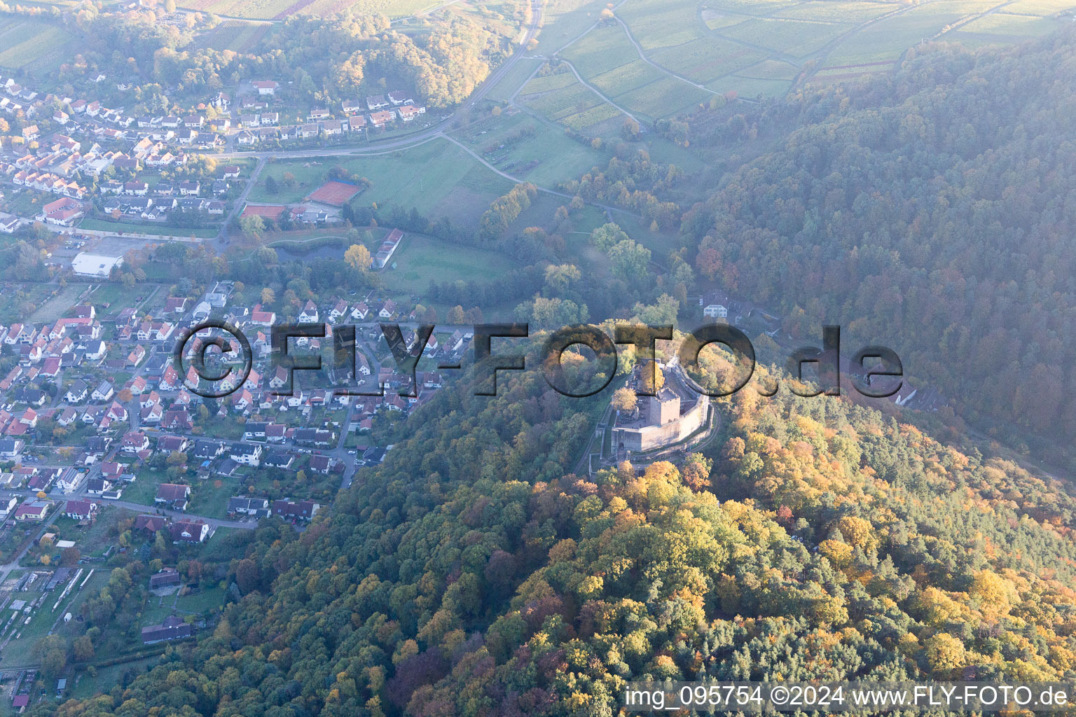 Luftaufnahme von Klingenmünster im Bundesland Rheinland-Pfalz, Deutschland