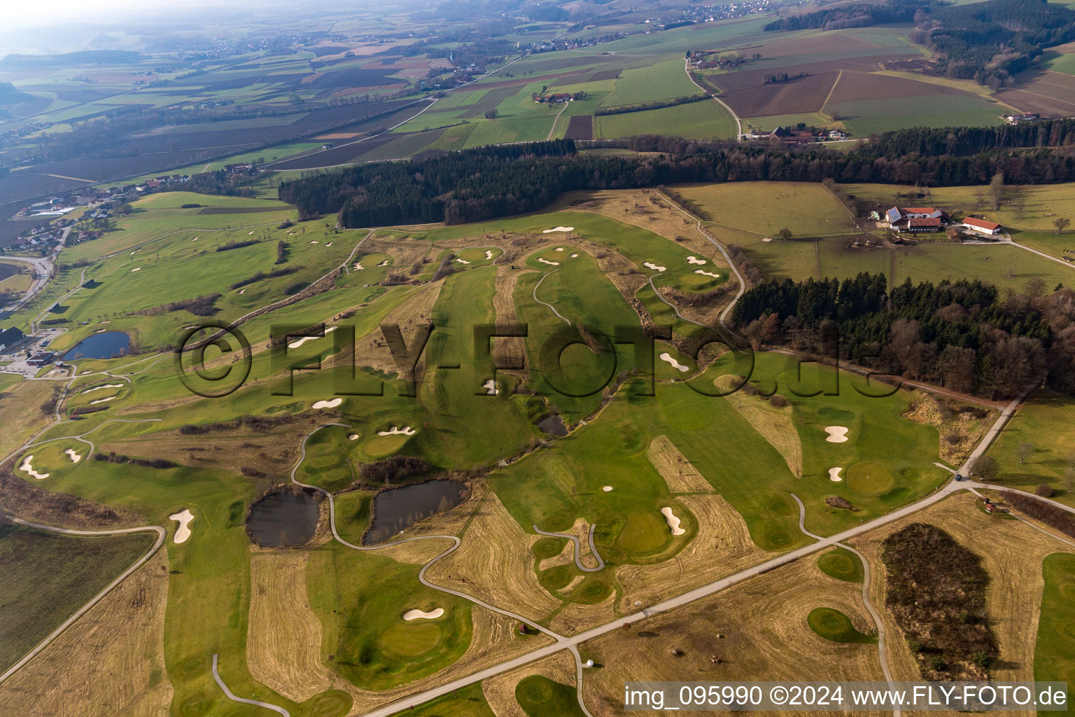 Schrägluftbild von Golfclub Bella Vista im Ortsteil Aunham in Bad Birnbach im Bundesland Bayern, Deutschland